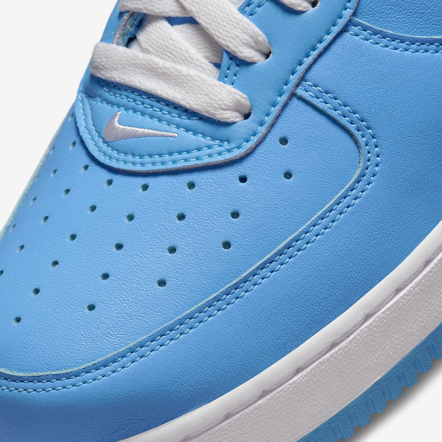 Nike air force 1 baby blue and white best sale